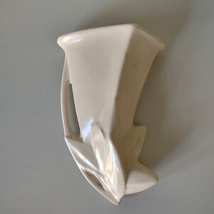 Nelson McCoy Pottery Vintage 1940s Lilybud Wall Pocket White